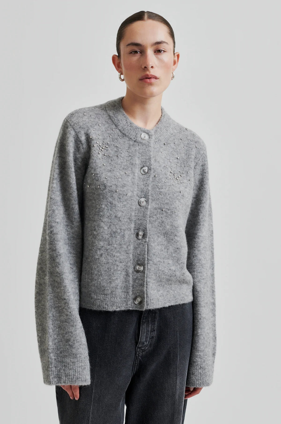 SECOND FEMALE SPARKLING CARDIGAN- STRICK MIT GLITZER STEINEN  IN GRAU MELANGE