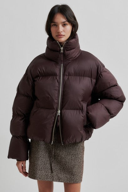 SECOND FEMALE RIYA PUFFER JACKET -  PUFFER JACKE IN CHOCOLATE