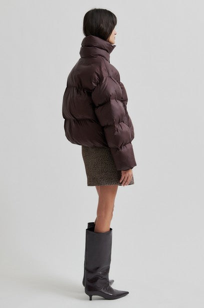 SECOND FEMALE RIYA PUFFER JACKET -  PUFFER JACKE IN CHOCOLATE