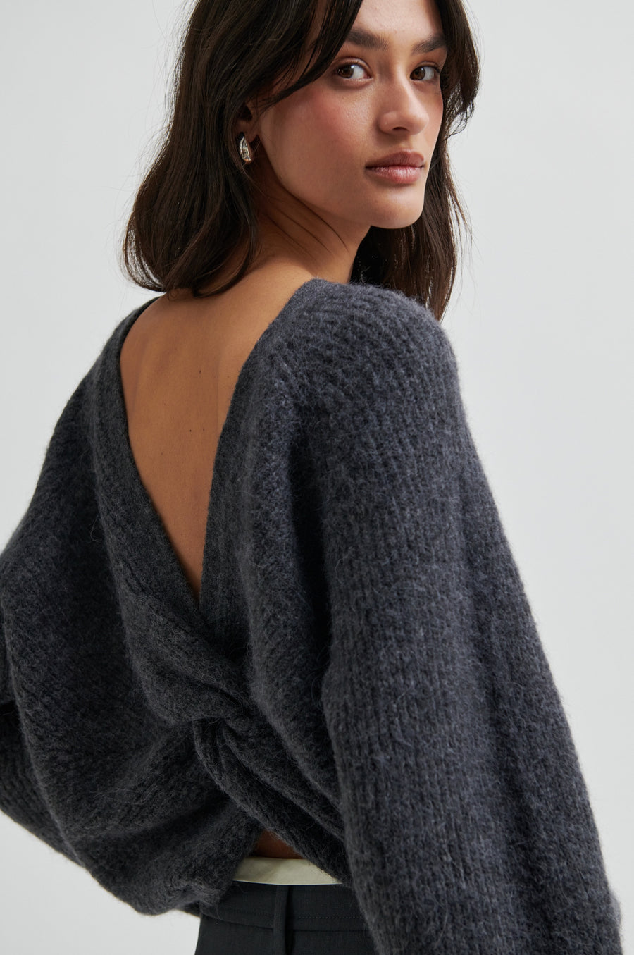 SECOND FEMALE FLARE KNIT - PULLOVER MIT RÜCKEN DETAIL