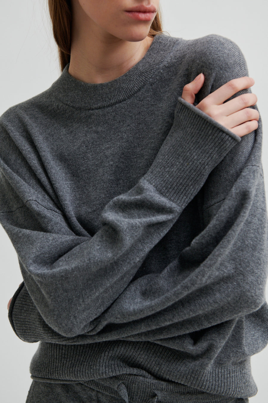 SECOND FEMALE CALM KNIT - STRICK PULLOVER IN GRAU