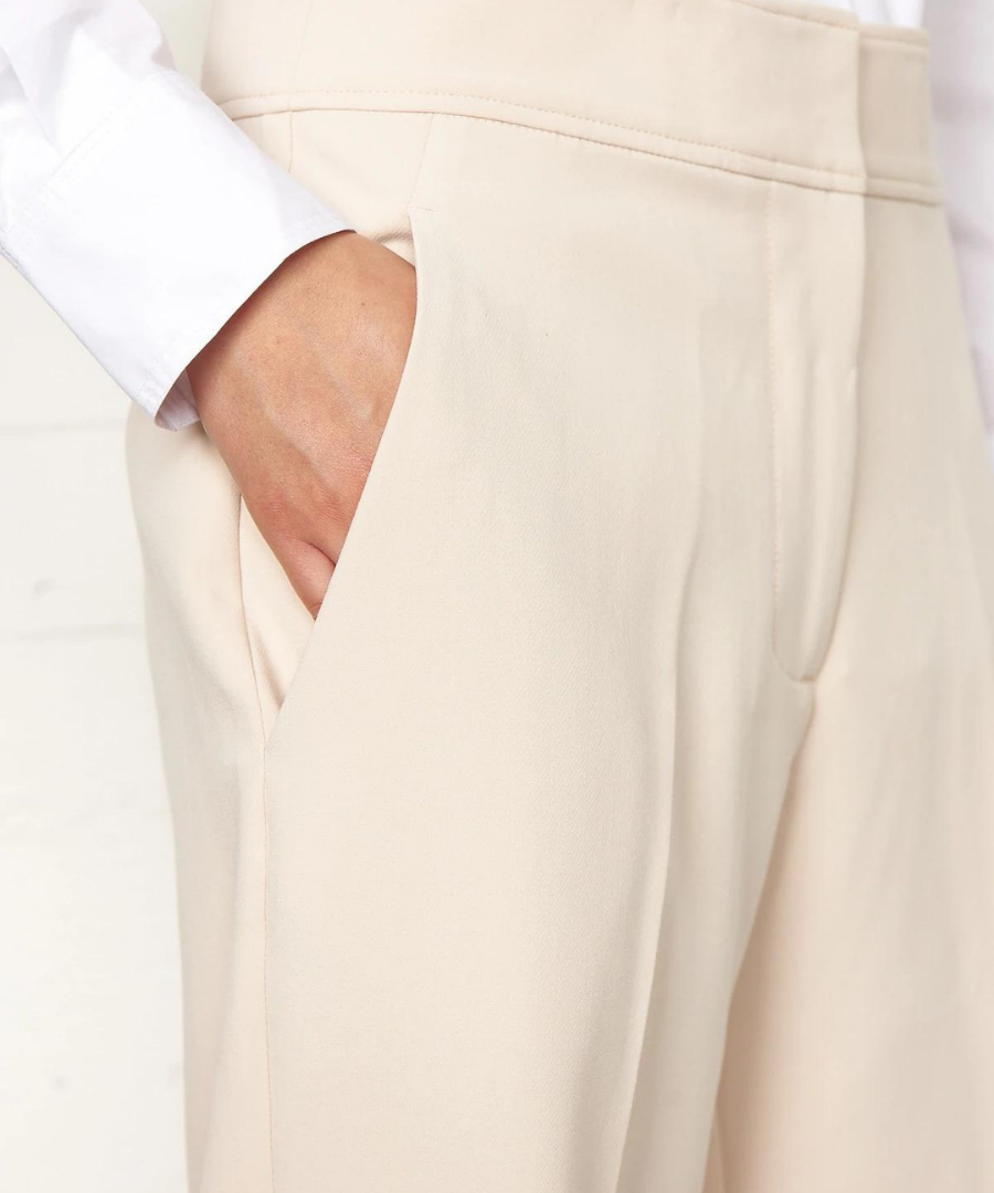 EVIEN TROUSERS - STOFFHOSE GERADE IN IVORY